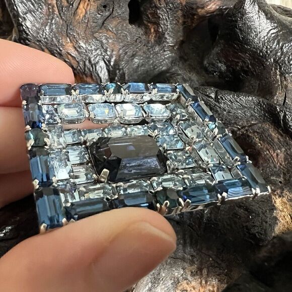 Vintage Signed Kramer of NY Blue Rhinestone Brooch Recessed Shadowbox Statement - Picture 6 of 16
